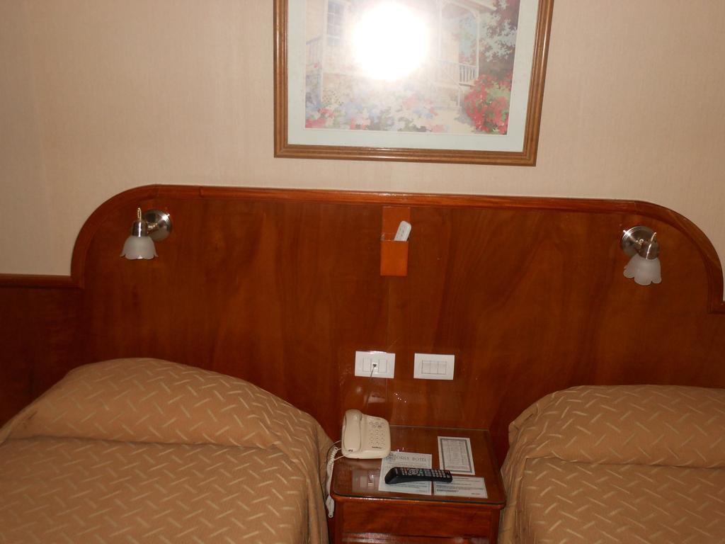 Hotel Orly Corrientes Rum bild